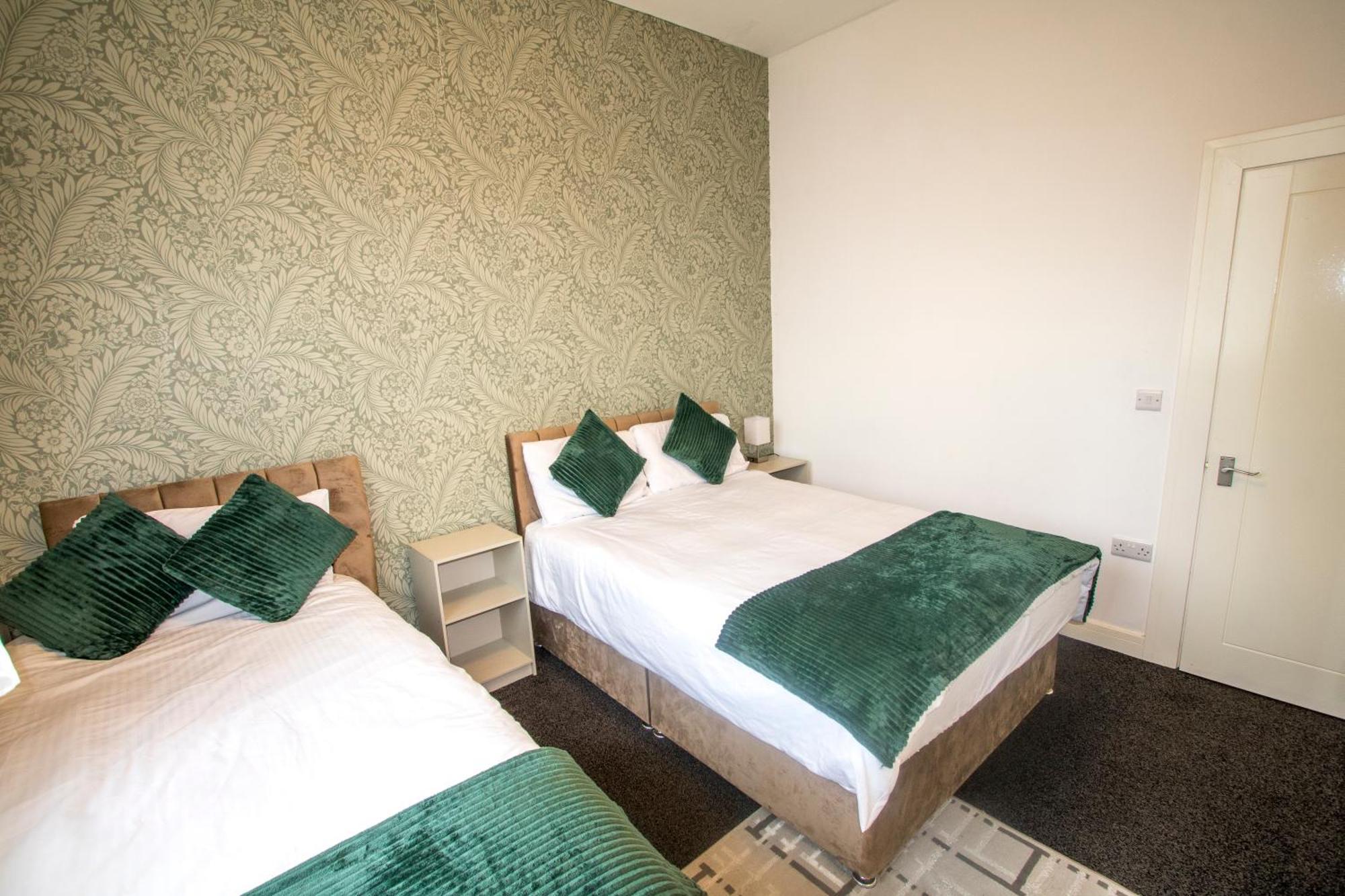 Ideal For Groups - 2 Bedroom Apartment - Free Parking, Transit Links, Close To Stadiums مانشستر المظهر الخارجي الصورة